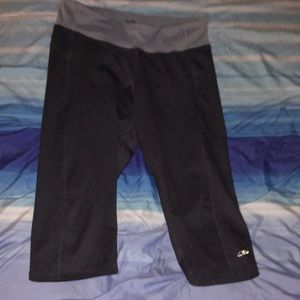 Champion Made in Jordan navy blue capri leggings in a size large